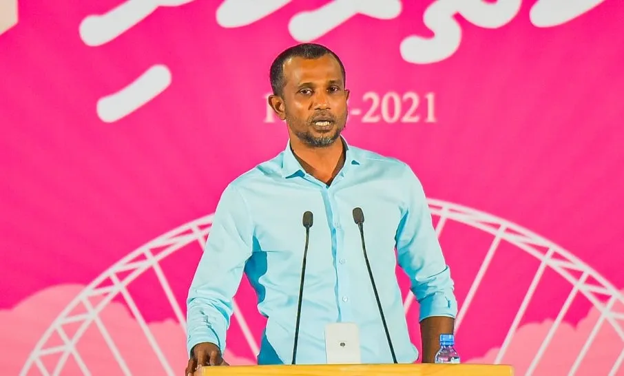 ރައީސް ޞާލިހަށް ކޮށްދެވޭނެ އެންމެ ބޮޑު ހެޔޮކަމަކީ ރިޔާސީ ރޭހުން ދުރުވާން ނަސޭހަތް ދިނުން: ޠާރިގު