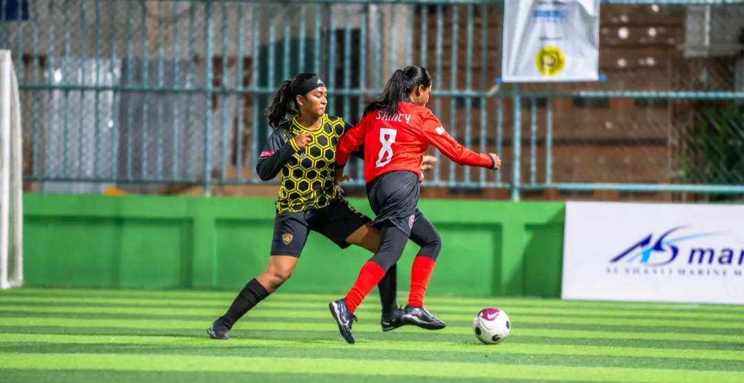 ރެޑްނޯޓިސް އާއި ބަމްބްލްބީސް ވާދަކުރި މެޗުގެ ތެރެއިން.. ފޮޓޯ: ވޮއިސް ސްޕޯޓްސް
