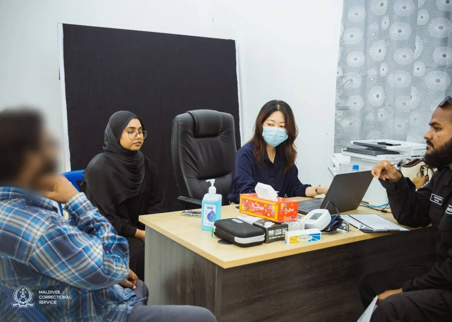 އައްސޭރި ޖަލުގެ ޤައިދީންނާއި ބަންދުމީހުންނަށް މެޑިކަލް ކޭމްޕެއް ހިންގައިފި