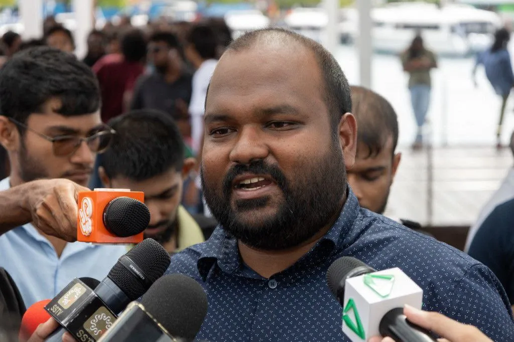 ޢަލީ ވަހީދު އަނެއްކާވެސް އެނބުރި އެމްޑީޕީއަށް!