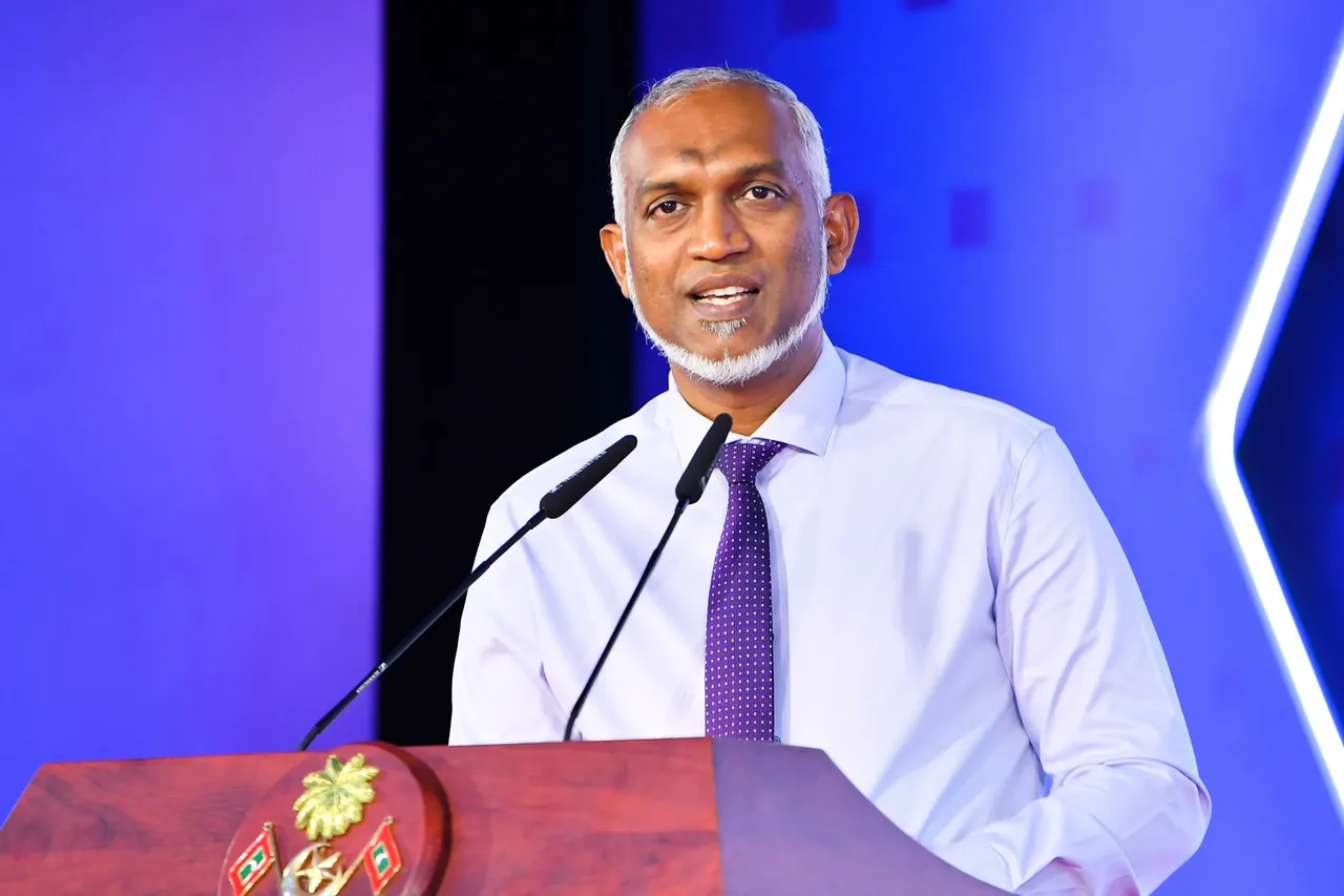 ރައީސުލުޖުމްހޫރިއްޔާ ޑރ.މުޙައްމަދު މުޢިއްޒު