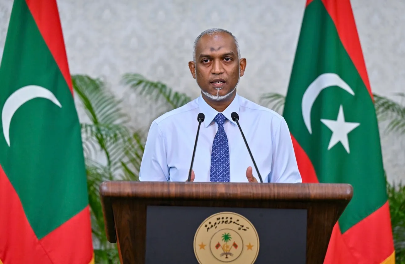 ރައީސް މުޢިއްޒު: ފޮޓޯ/ ރައީސް އޮފީސް