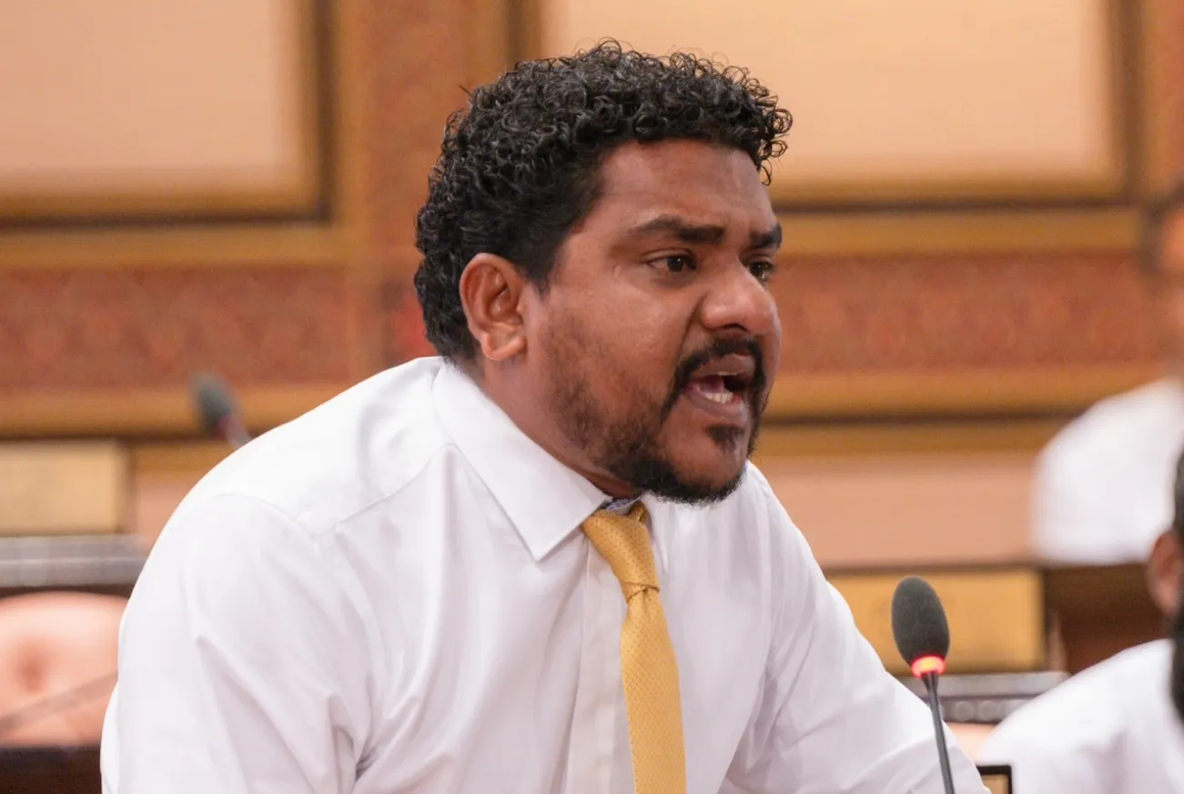 ރައްޔިތުންގެ މަޖިލީހުގެ ކެންދޫ ދާއިރާގެ މެމްބަރު މައުރޫފް ޒާކިރު: ފޮޓޯ/ މަޖިލިސް