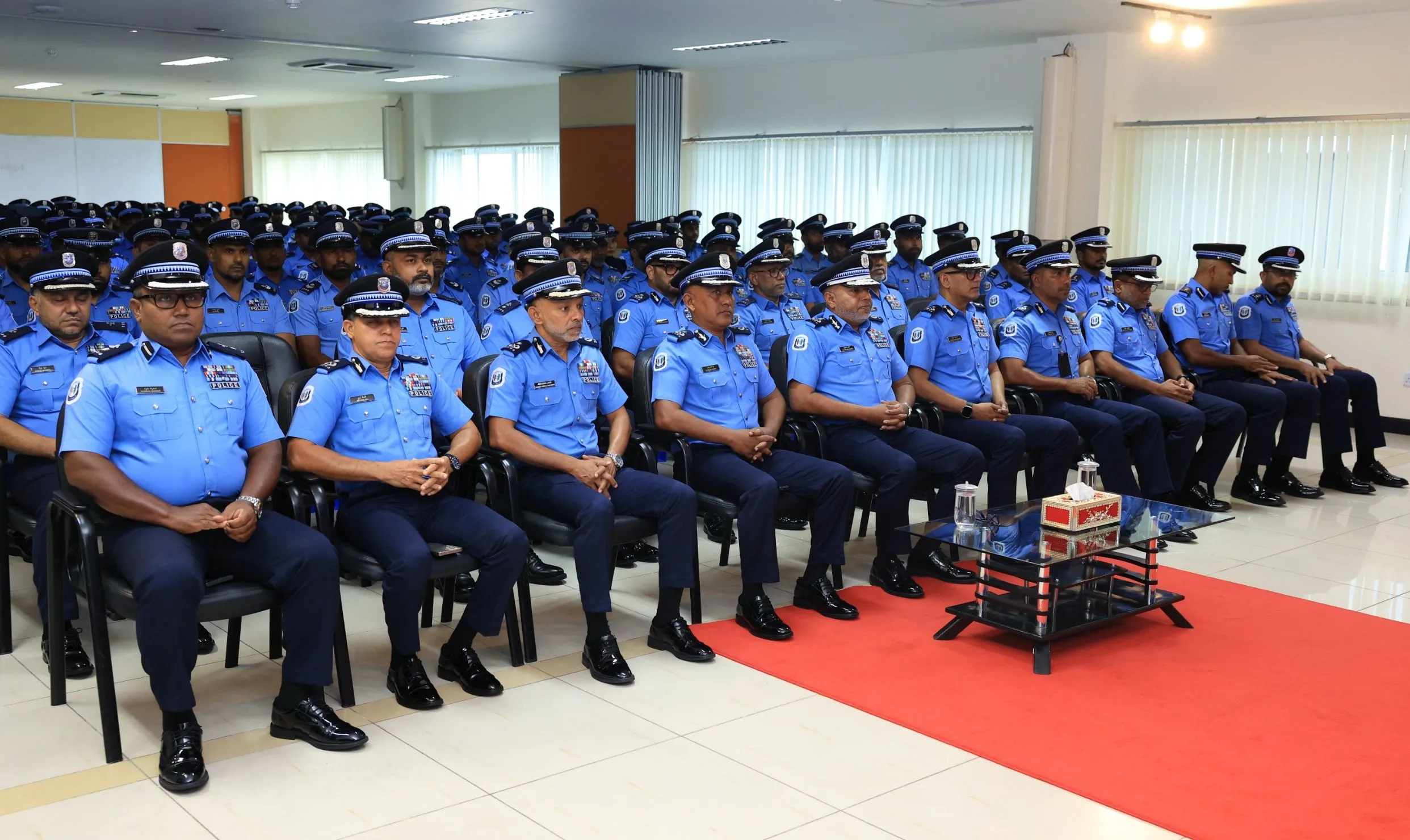 މާލެ އޭރިއާގައި މަސައްކަތްކުރާ 166 ފުލުހަކަށް މަގާމުގެ ކުރިއެރުން ދީފި