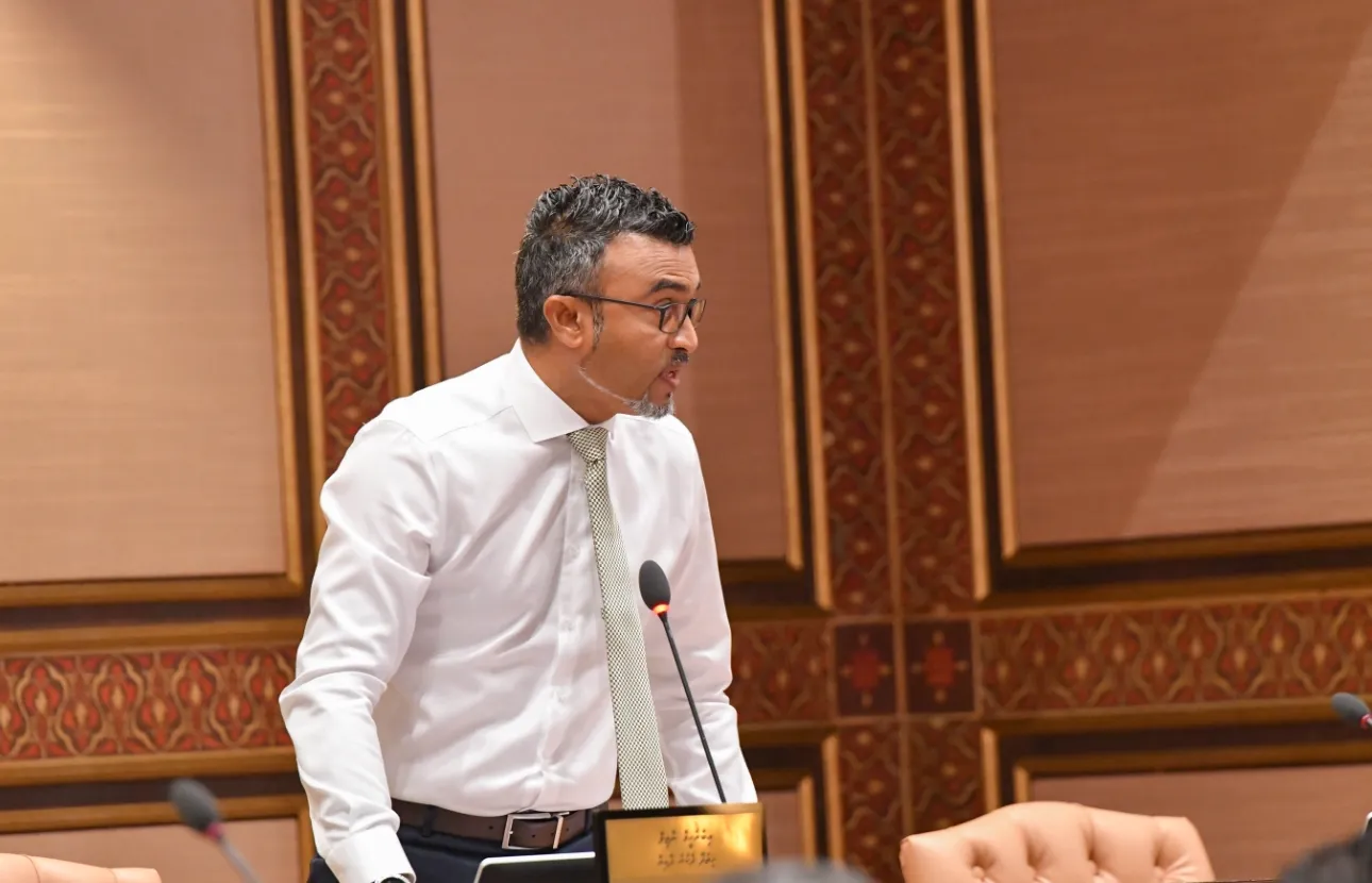 ހިތަދޫ ދެކުނު ދާއިރާގެ މެންބަރު އިބްރާޙީމް ނާޒިލް: ފޮޓޯ/ މަޖިލިސް