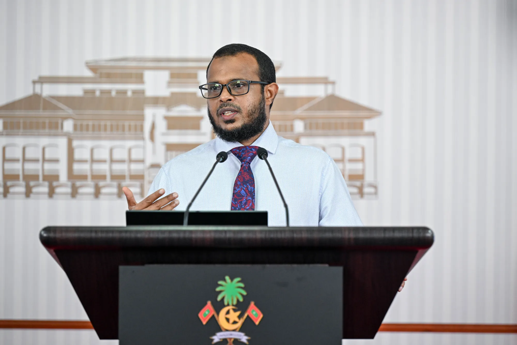 މިނިސްޓަރ އޮފް ކްލައިމެޓް ޗޭންޖް، އެންވަޔަރަންމަންޓް އެންޑް އެނާރޖީ ޢަލީ ޝަރީފް