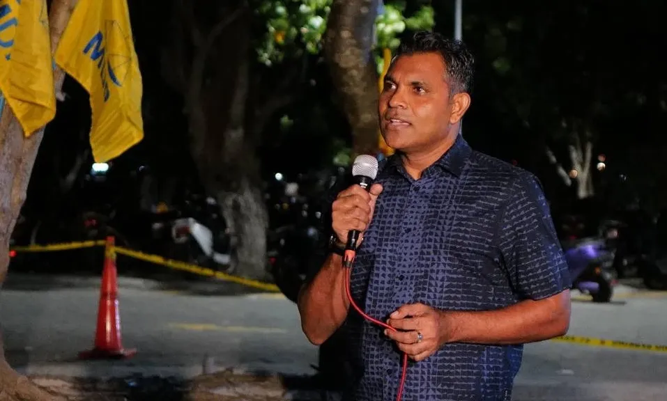ކުރީގެ ނައިބުރައީސް ފައިސަލް ނަސީމް، މިރޭ ވާހަކަދައްކަވަނީ... ފޮޓޯ: އެމްޑީޕީ