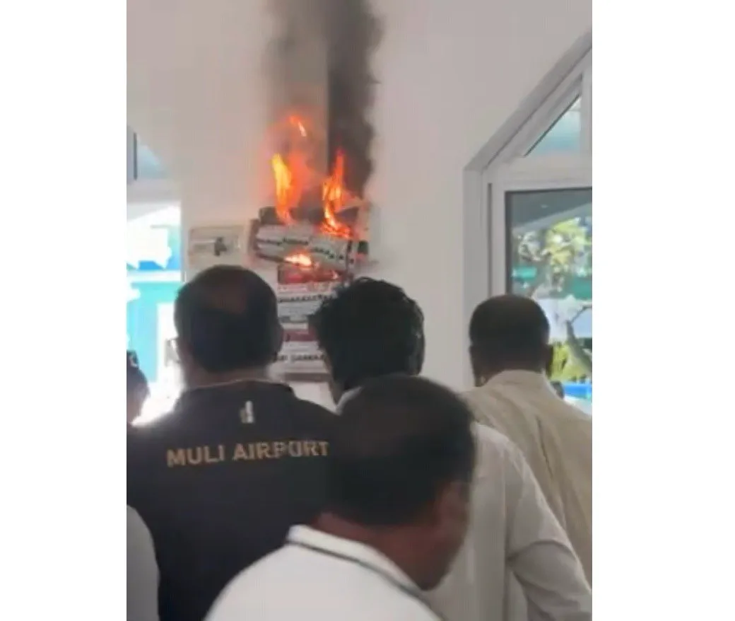 މުލީގައި މިއަދު ހުކުރު ނަމާދު ވަގުތު މިސްކިތު ކަރަންޓް ބޯޑުގައި ރޯވެ އަލިފާނުގެ ހާދިސާއެއް ހިނަގއިފި