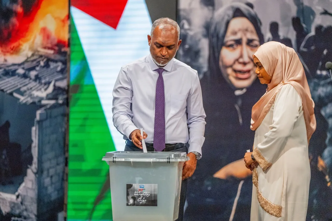 ފަލަސްތީނަށް އެހީވުމަށް ކުރިއަށްގެންދާ ޓެލެތޯން ރައީސް މުއިއްޒު ފަށްޓަވައިދެއްވުން: ފޮޓޯ/ ވޮއިސް