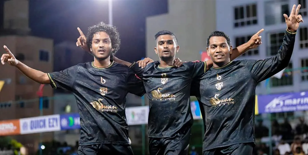 އިހަވަންދޫ ކޮޅަށް ލަނޑުޖެހުމަށް ފަހު އުތީމުގެ ކުޅުންތެރިން އުފާފާޅުކުރަނީ.. ފޮޓޯ: އުތީމު ފުޓްސަލް ޓީމު