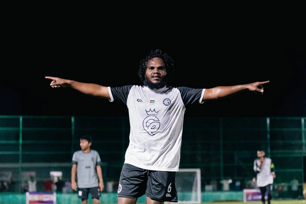 ރެދަން އެފްސީ ބަލިކޮށް ކިފުޅިޔަންސް އިން މުބާރާތް ފެށީ މޮޅަކާއެކު