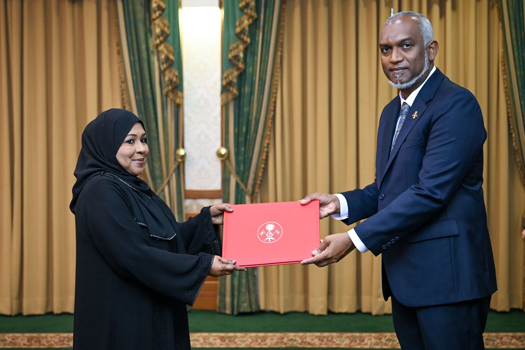 އެޗްއާރްސީއެމްގެ މެންބަރު ކަމަށް ޑރ. ރަމީލާ އައްޔަނުކުރެއްވުން: ފޮޓޯ/ ރައީސް އޮފީސް