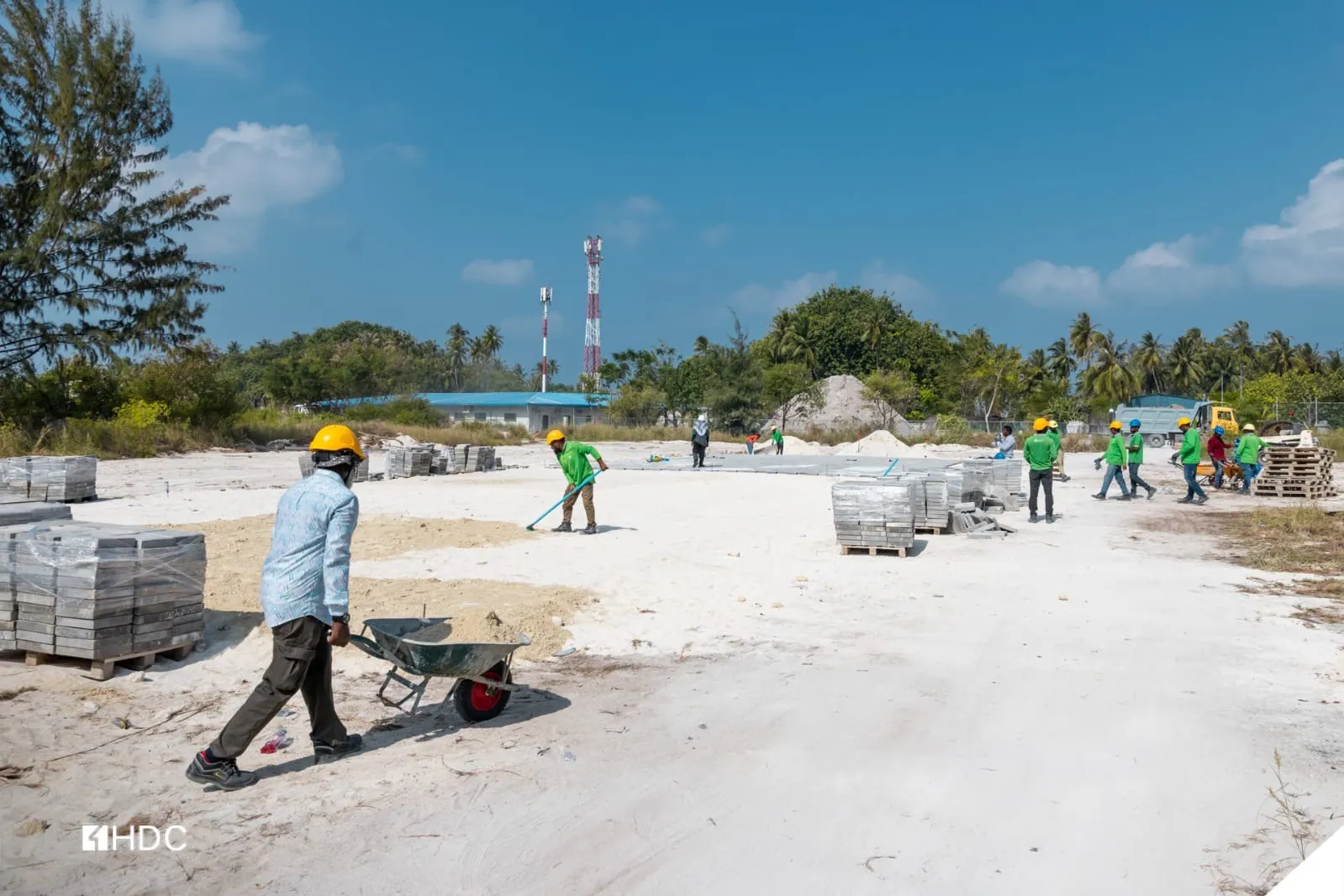 ރޯދައަށް ހާއްސަކޮށް ހުޅުމާލޭ ފޭސް 2 ގައި ވަގުތީ މާރުކޭޓެއް ތަރައްގީކުރަނީ