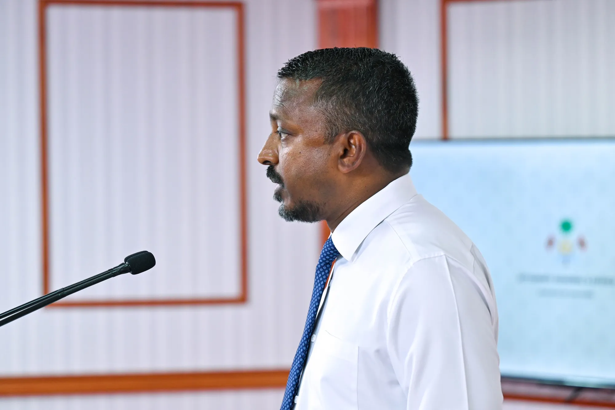 މިއަދު އޮތް ނޫސްވެރީންގެ ބައްދަލްވުމުގައި އުޝާމް މައުލޫމާތު ދެއްވަނީ