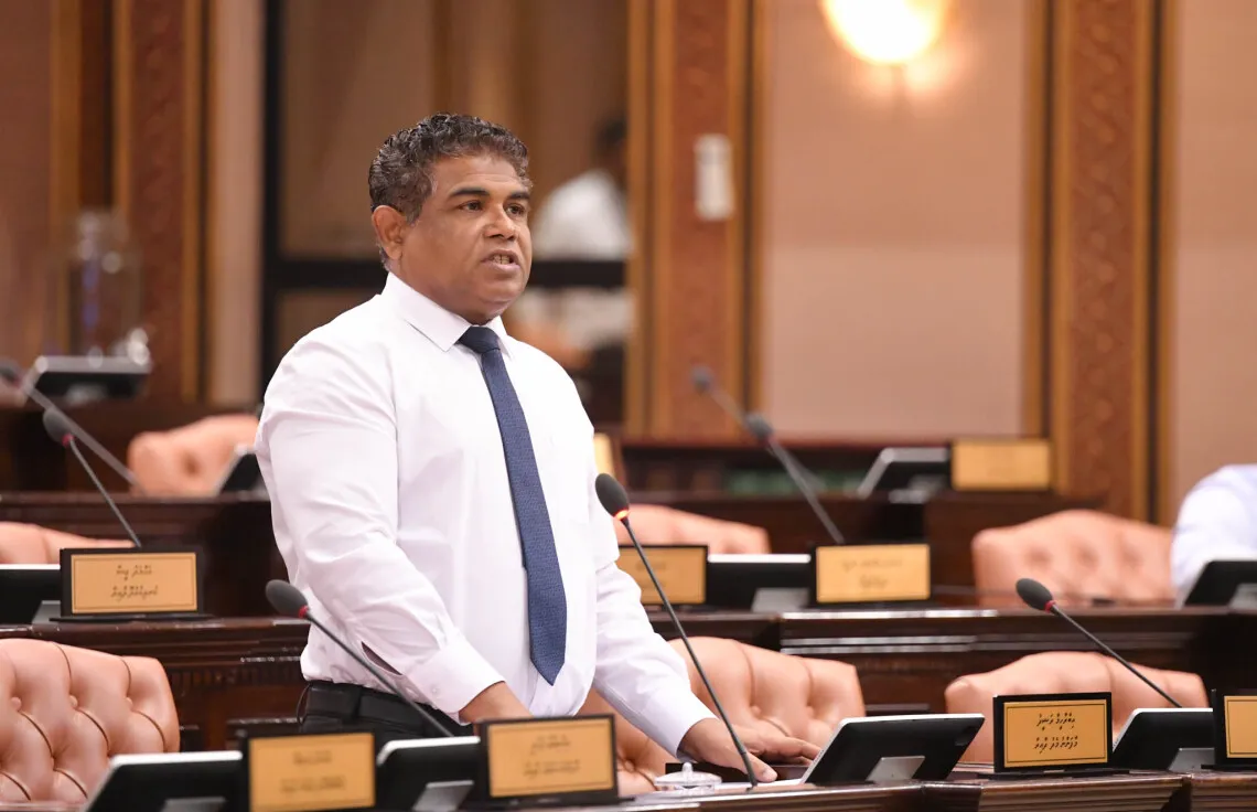މެޑަމް ސާޖި އަކީ މަސައްކަތްތެރި ކަނބަލެއް؛ އެމްޑީޕީ މެންބަރުން އުޅެނީ އެކަމަނާއާ ފޮށެން : އިބްރާޙީމް ރަޝީދު