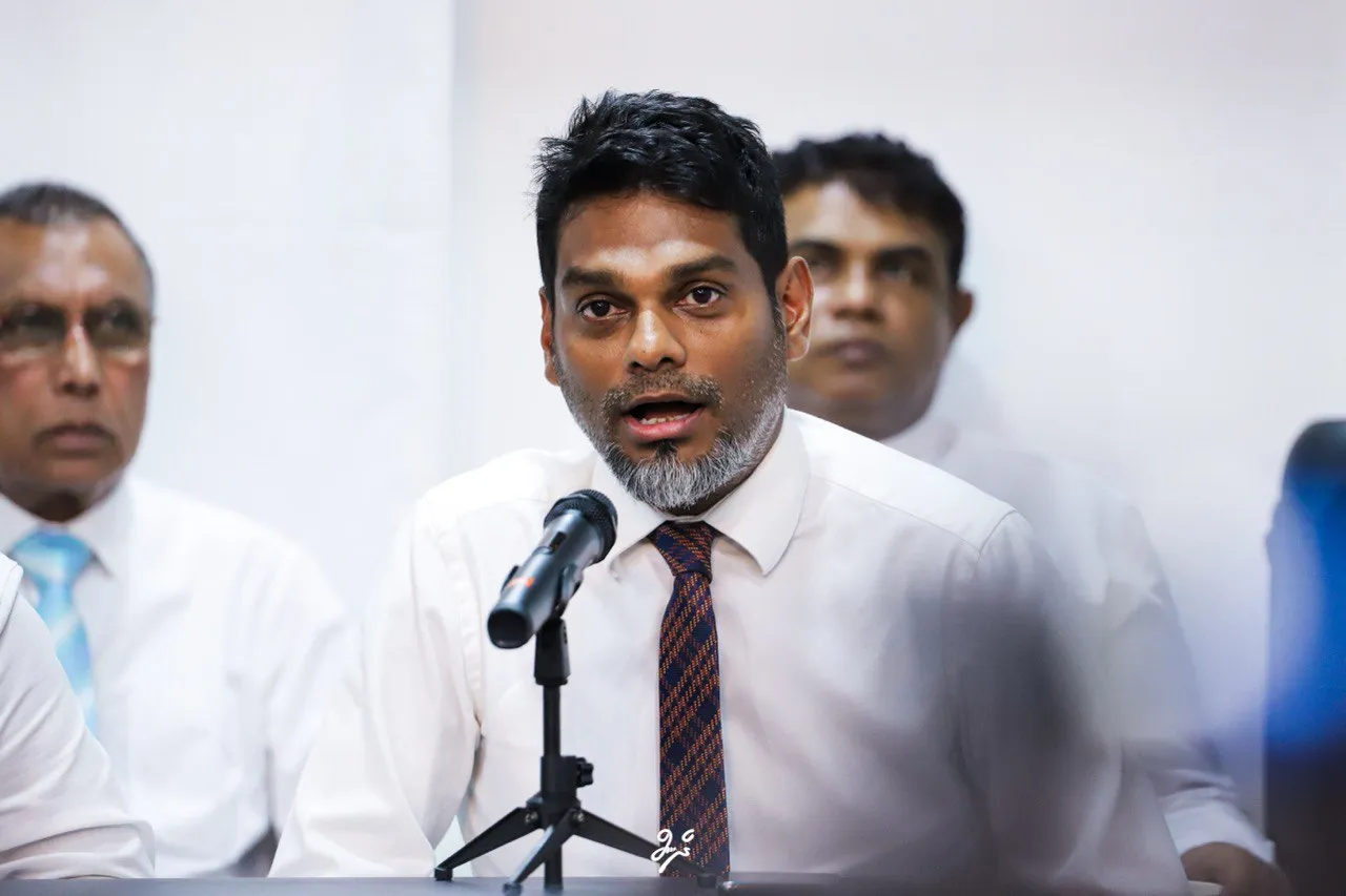 އެމްޑީޕީއަކީ މިހާރު ސިޔާސީ ޕާޓީއެކޭ ބުނަން ދަތި: އަމްރު