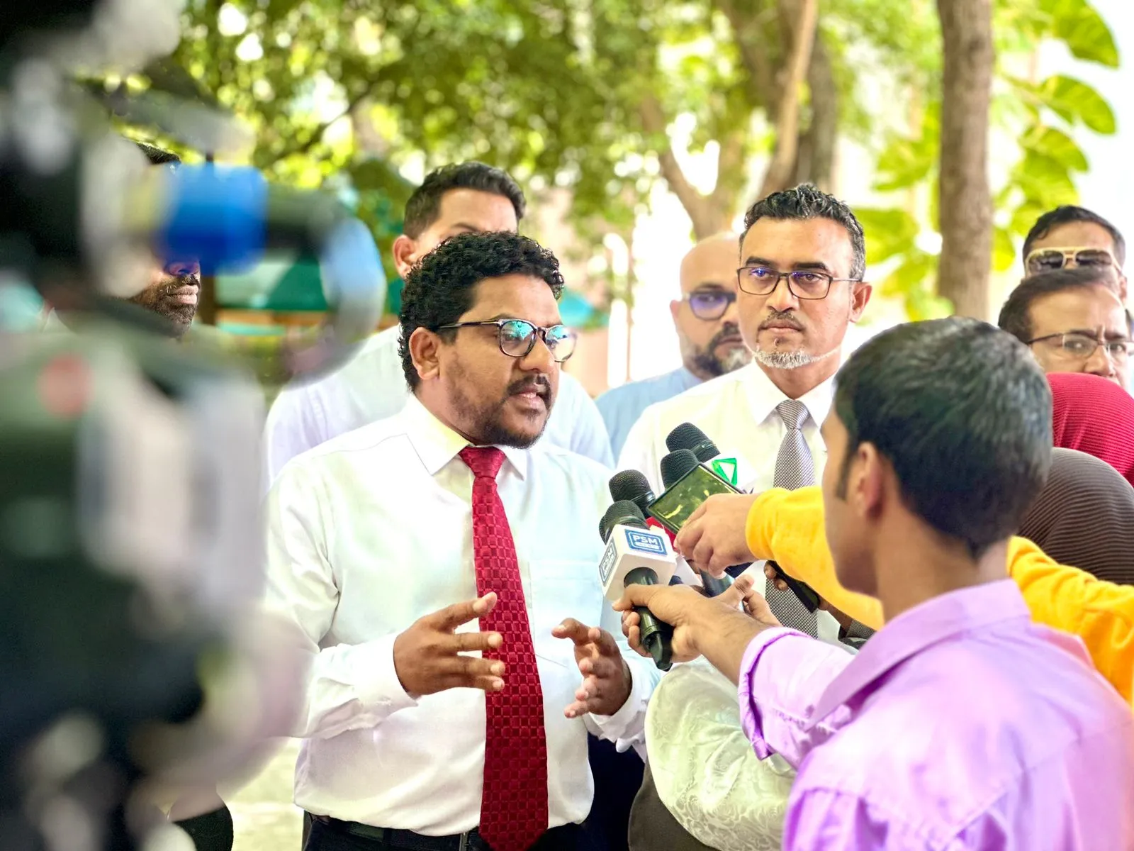 އެމްޑީޕީން ބޭއްވި ޕްރެސްގައި މެމްބަރު، މައުރޫފް ވާހަކަދައްކަވަނީ