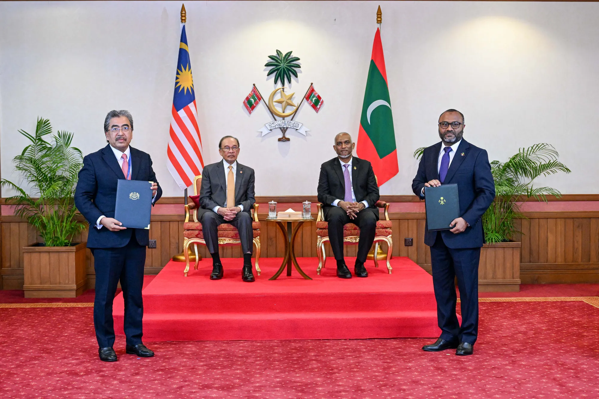 ދިވެހިރާއްޖެއާއި މެލޭޝިއާއާ ދެމެދު މުހިންމު ފަހުމުނާމާތަކުގައި ސޮއިކުރައްވައިފި