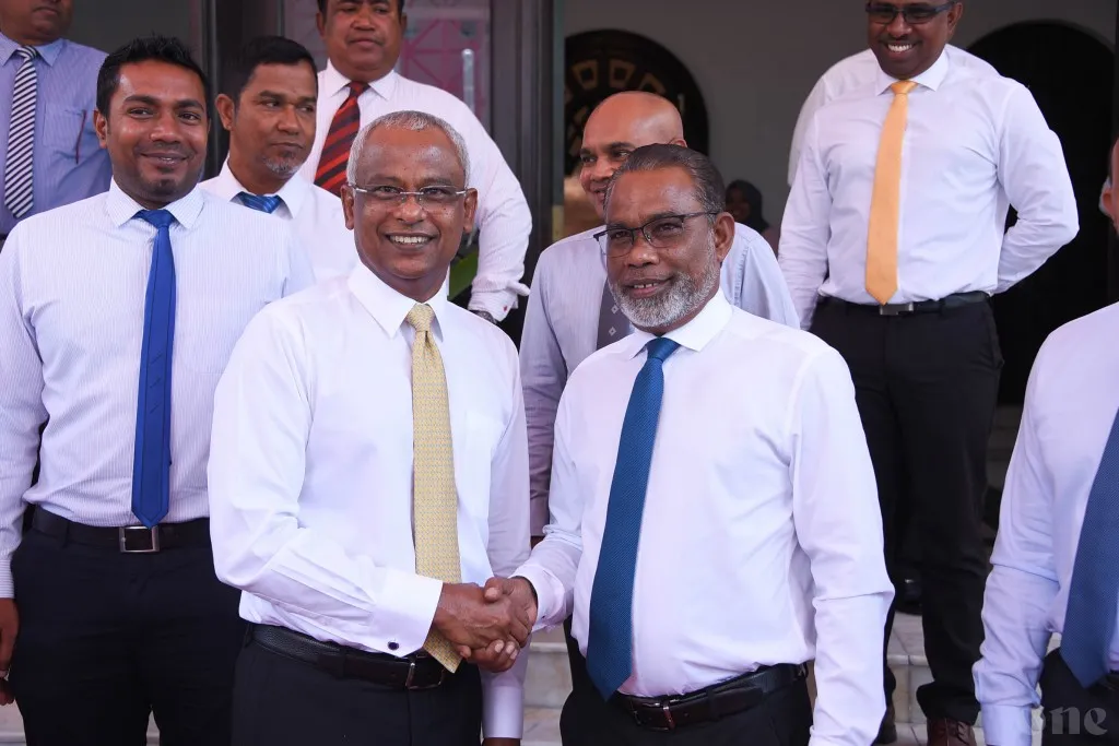 ހަތަރު ދުވަހު އައިސްވެސް ބައްދަލު ނުވުމުން، އިދިކޮޅުގެ ސިޓީއެއް ރައީސް ޞާލިހަށް