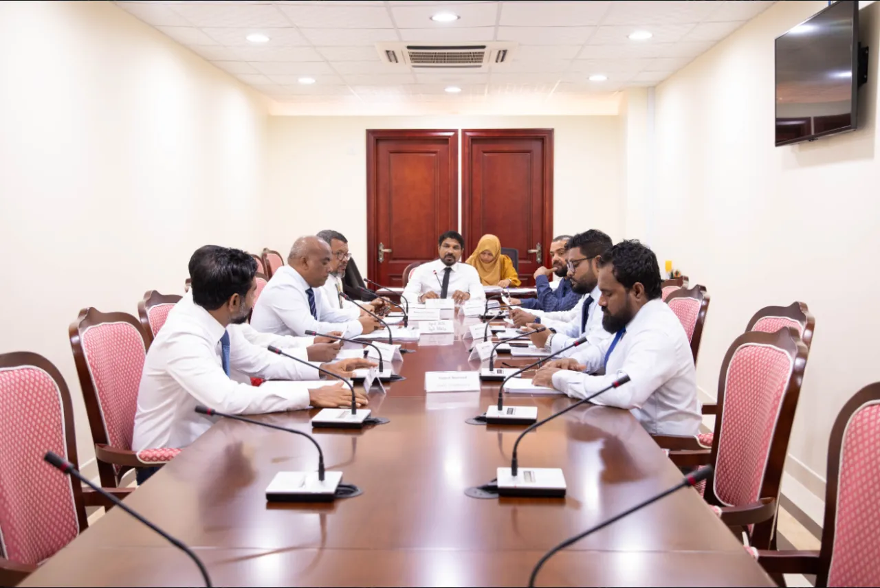 ރައްޔިތުންގެ މަޖިލީހުގެ ގަވާއިދު ކޮމިޓީގެ ބައްދަލުވުމެއްގެ ތެރެއިން /ފޮޓޯ: މަޖިލިސް އިދާރާ