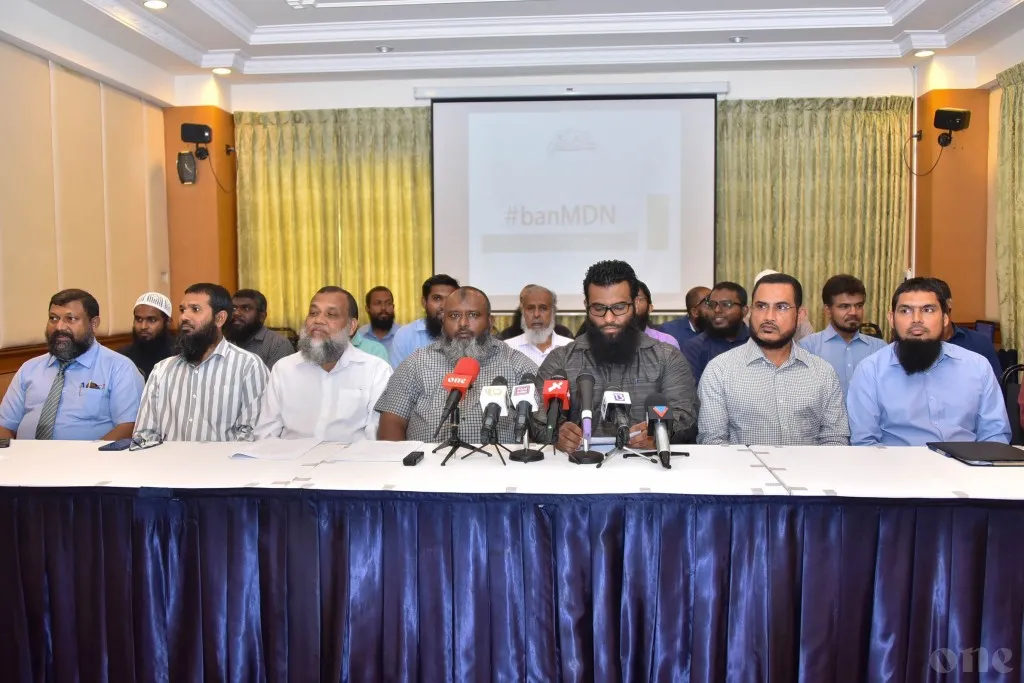ޢިލްމުވެރިންގެ ގުޅުމުގެ، އަދާލަތުގެ 15 ޝެއިޚުންގެ ތެރެއިން ރައީސް ޞާލިހަށް ތާއީދު ކުރީ 5 ޝެއިޚުން!