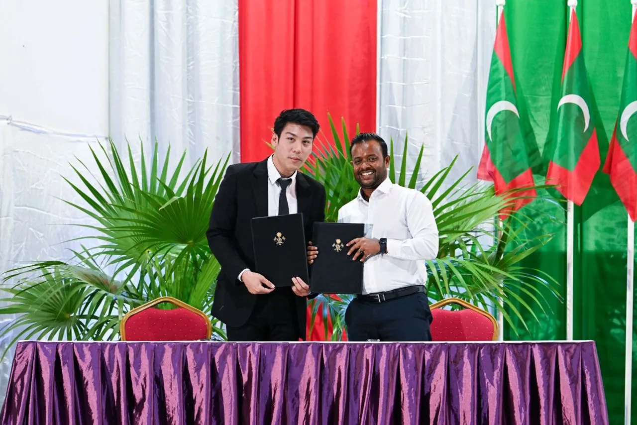 ތިނަދޫސިޓީގެ އިންޓަނޭޝަނަލް އެއާރޕޯޓުގެ އެމްއޯޔޫގައި ސޮއިކުރުމުގެ ރަސްމިއްޔާތުގެ ތެރެއިން