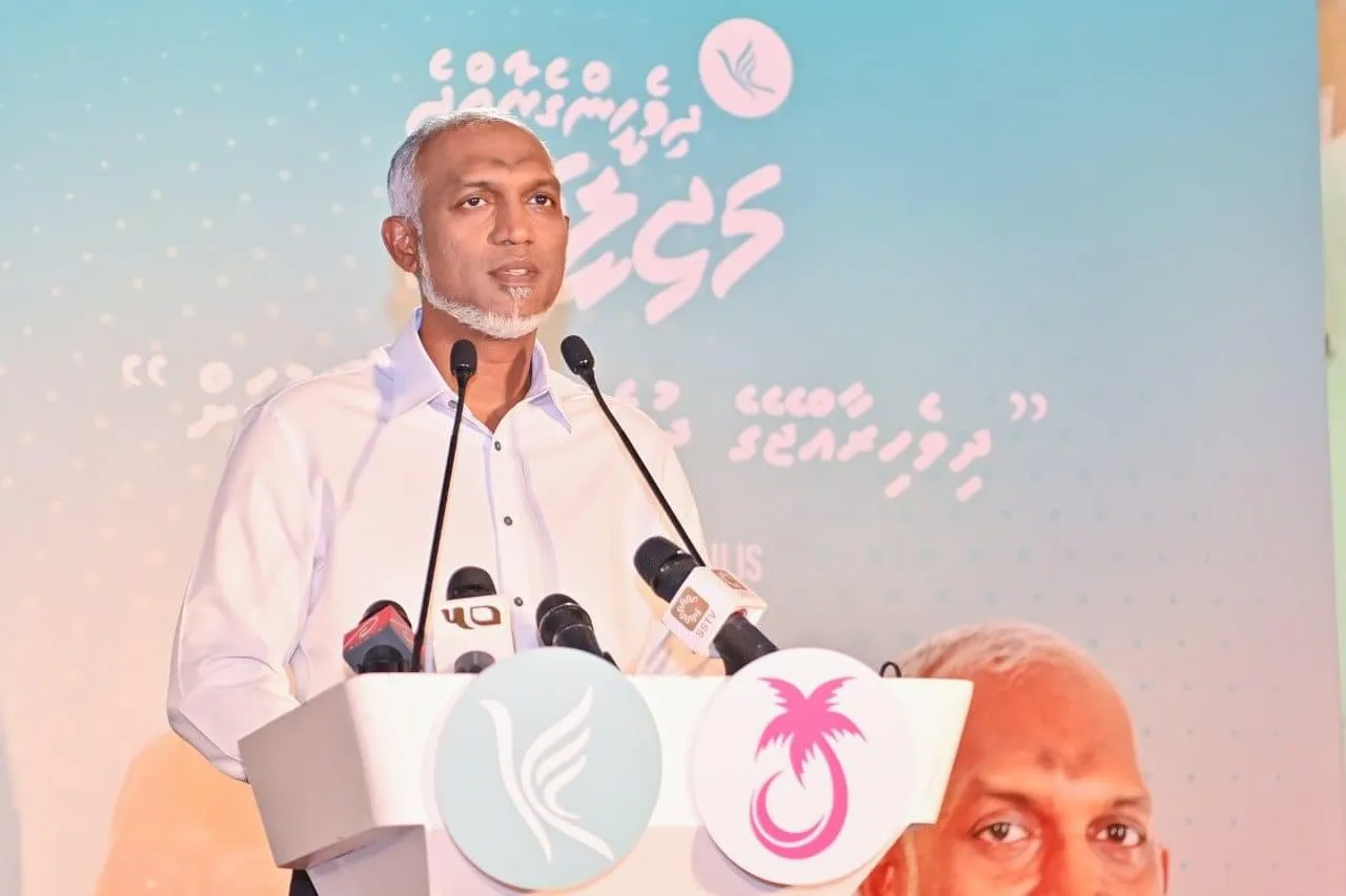 ކުރީ ސަރުކާރަށް މުޅި ދައުލަތް ދިނުމުންވެސް ބޯހިޔާވަހިކަމަށް ޙައްލެއް ނުގެނެވުނު: ރައީސް މުޢިއްޒު