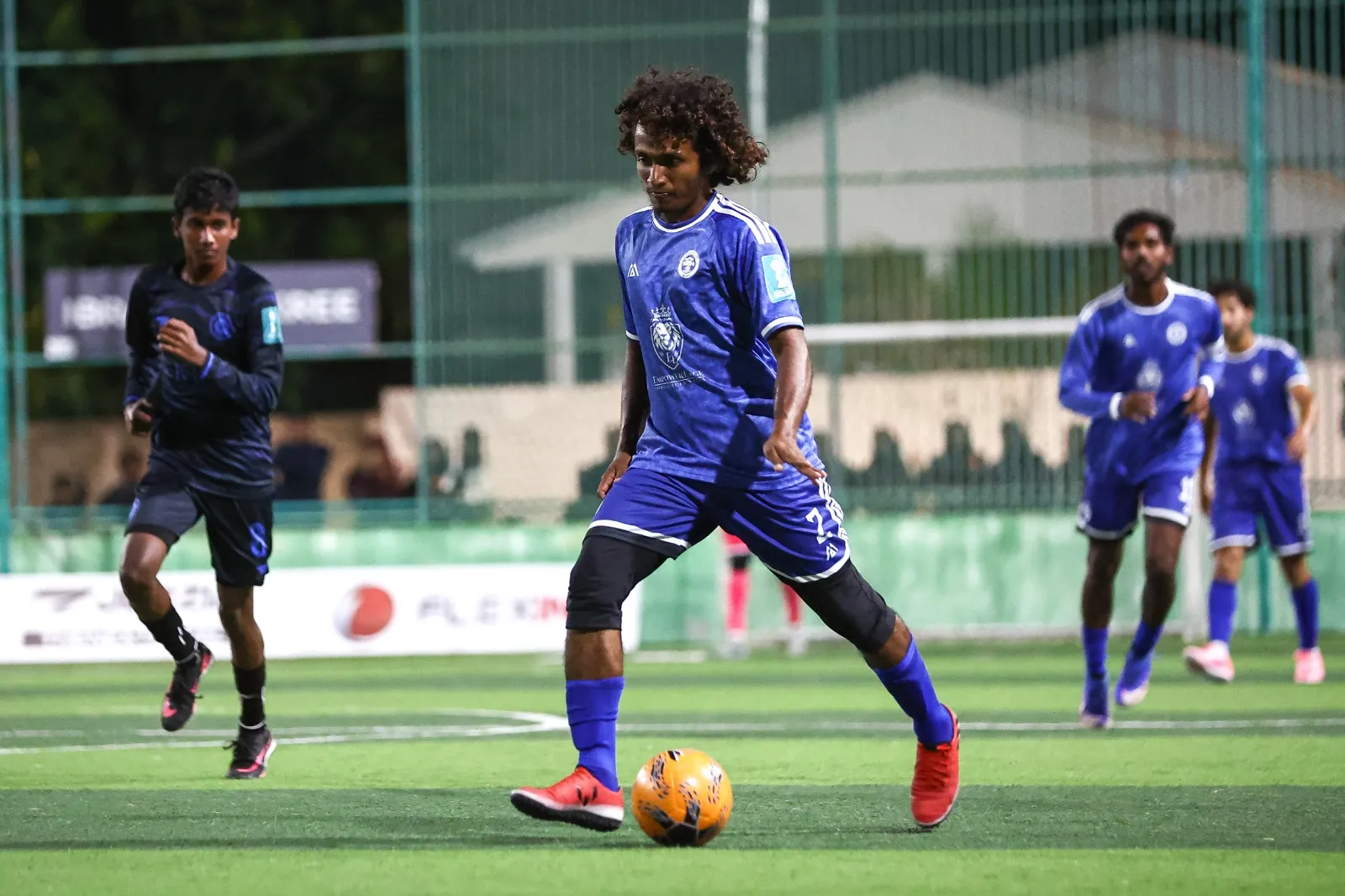 ރޯޔަލް ސިޓީ އާއި އައްސޭރި ބައްދަލު ކުރިމެޗްގެ ތެރެއިން..
