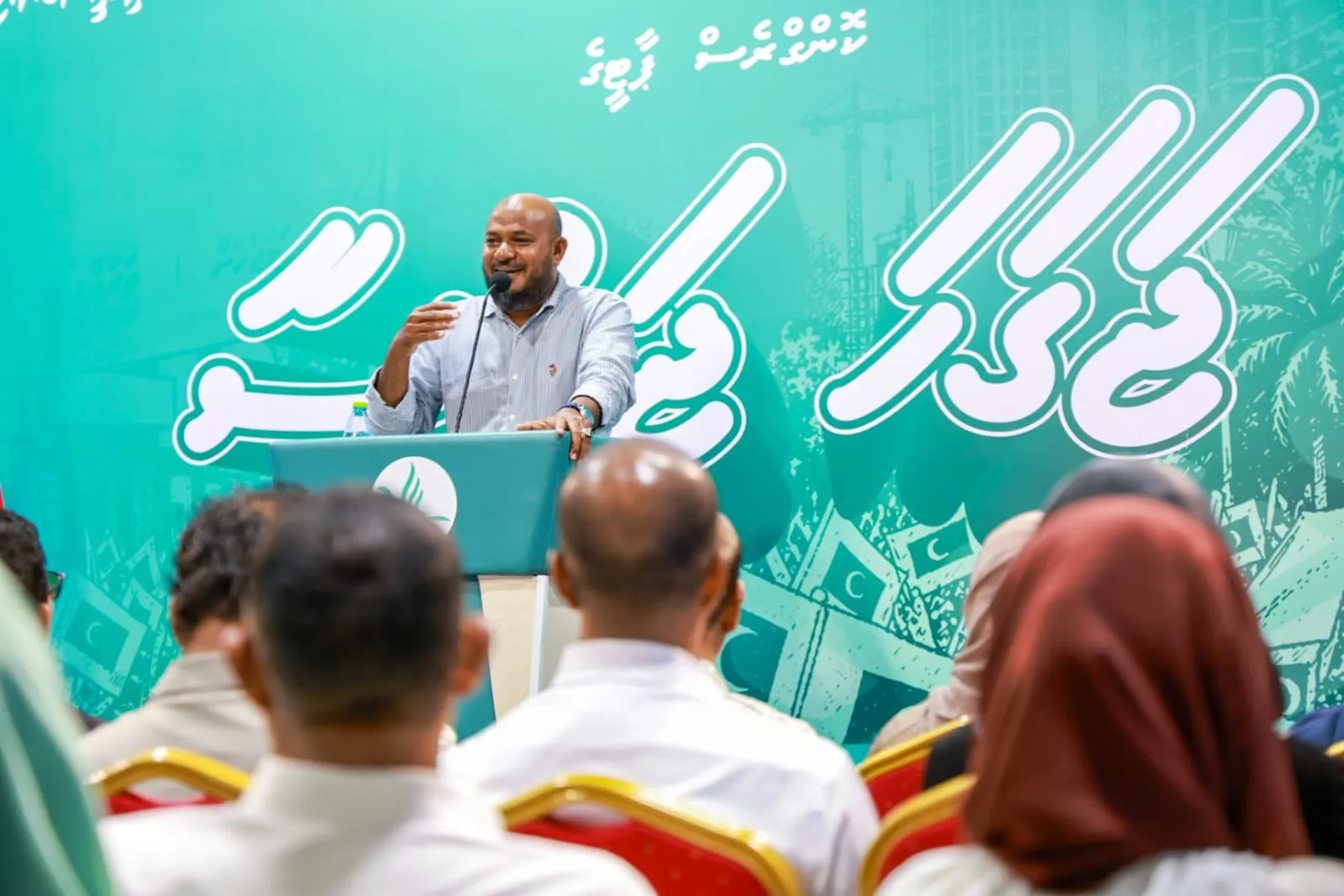"ޕީއެންސީން ތާއީދުކުރަނީ މޫނަކަށް ނޫން އުސޫލަށް، ރައީސް މުޢިއްޒު ގެންދަވަނީ ފުނޑިފައިވާ އިޤްތިޞާދު ކޮޅަށް ޖައްސަވަމުން" - ޝުޖާޢު
