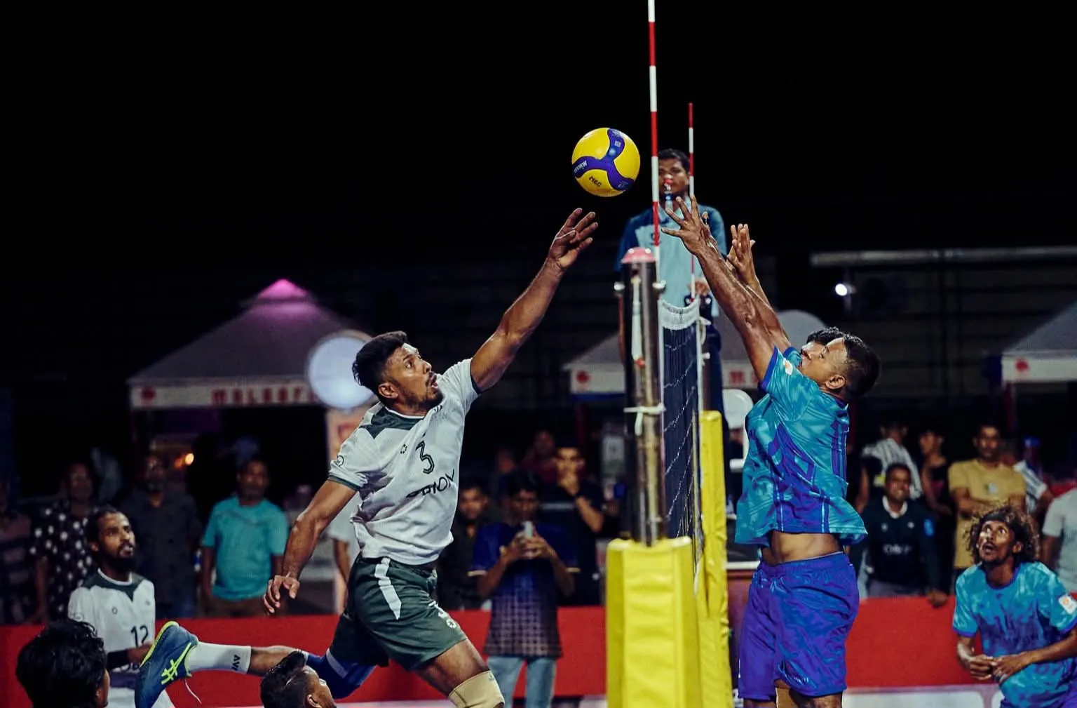ކުޑަފުއްޓާއި މީދުއްޕަރު ވާދަކުރި މެޗުގެ ތެރެއިން..