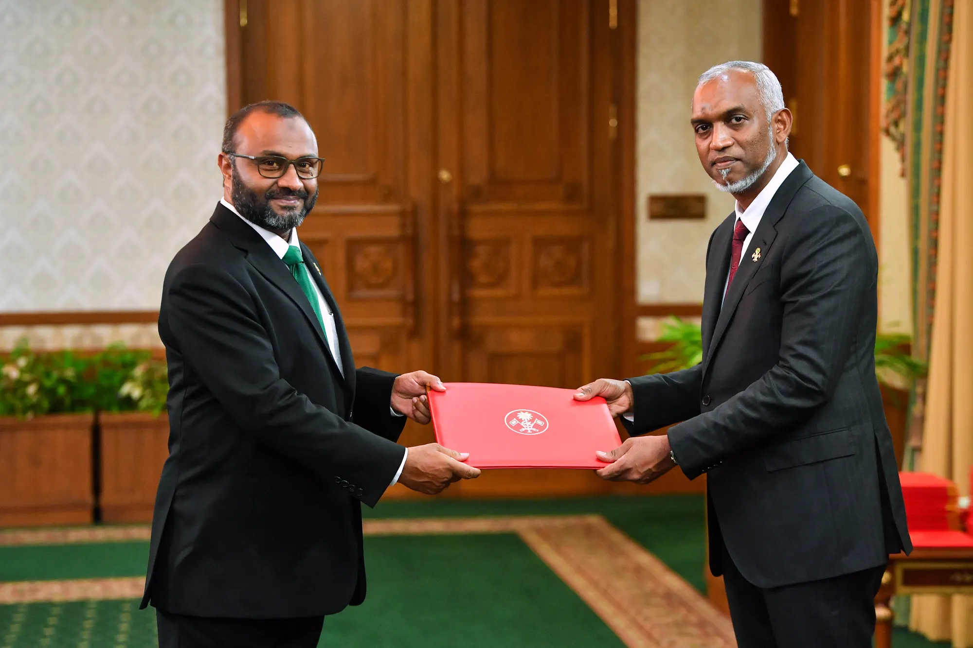 ރައީސްޑރ.މުޢިއްޒު އަދި ވަޒީރު ޑރ.ޝަހީމް-- ފޮޓޯ: ރައީސް އޮފީސް
