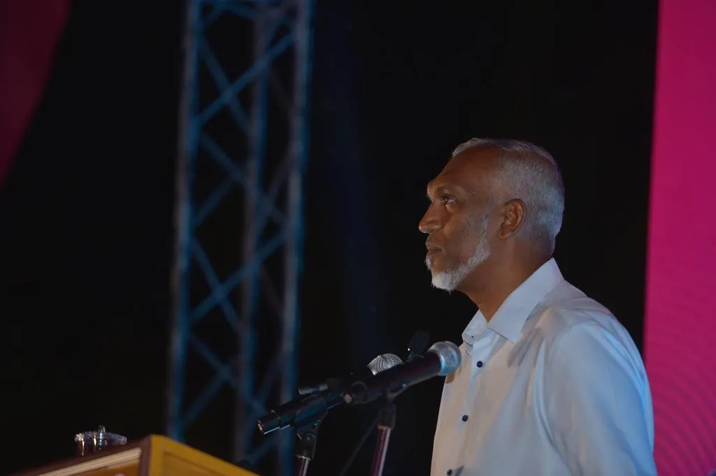 ޢިއްޒަތާއި ހައިބަތަށްޓަކައި މަޤާމު ބޭނުން މީހަކަށް މަޤާމެއް ނުދޭނަން: ޑރ މުޢިއްޒު