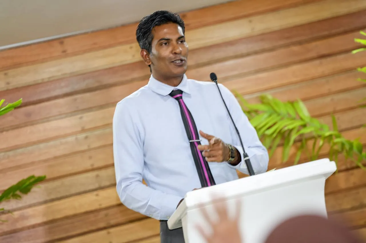 ހިޔާ ޓަވަރުތަކުގައި އިތުރު ލިފްޓް ހަރުކުރުމުގެ މަސައްކަތް ފަށައިފިން: ފަޒުލް