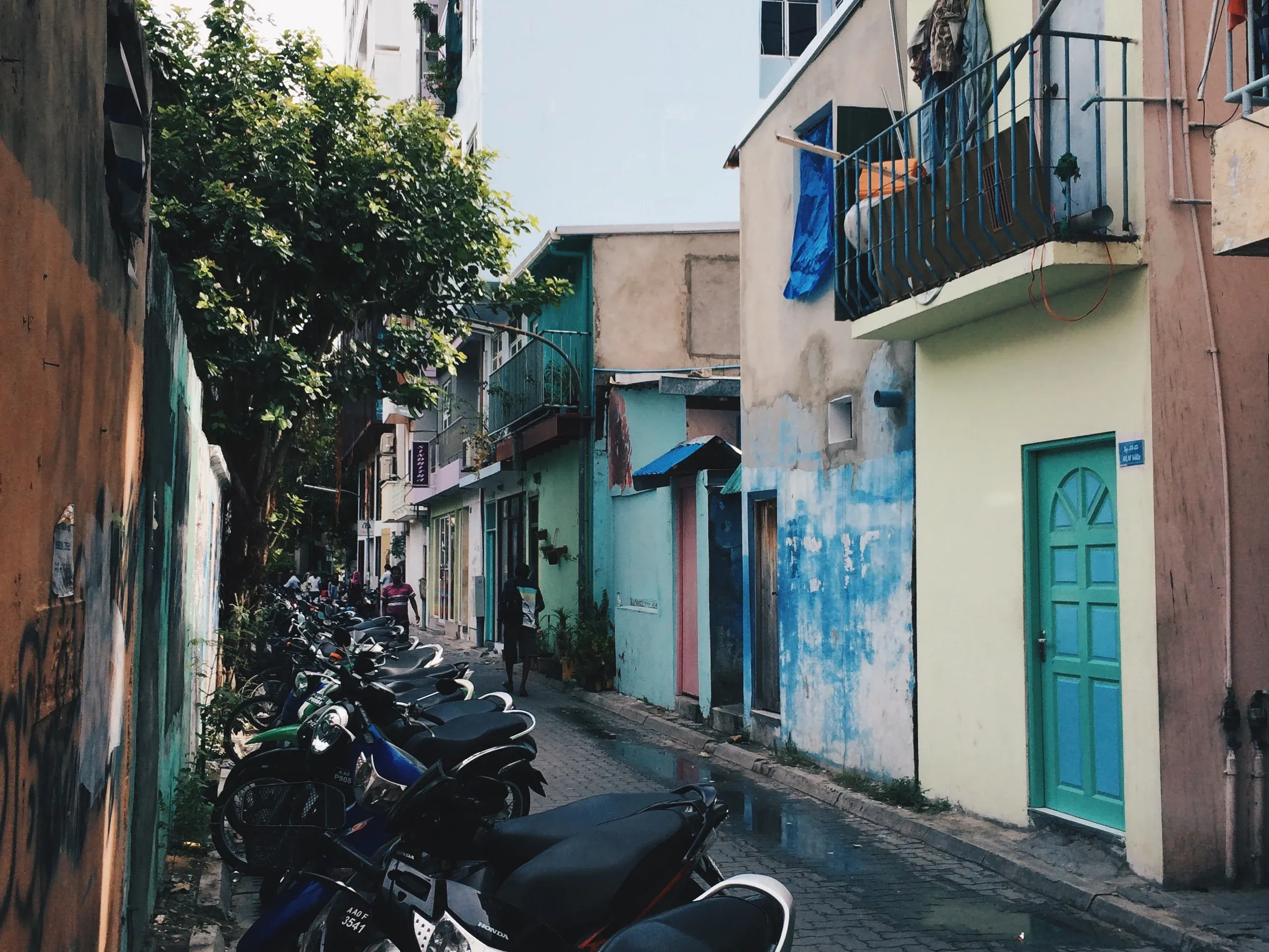 ގެއެއްގެ ތިޖޫރީ ފަޅާލައި 4 މިލިއަން ރުފިޔާ ވަގަށްނެގި މައްސަލާގައި 5 މީހަކަށް ދަޢުވާ އުފުލައިފި