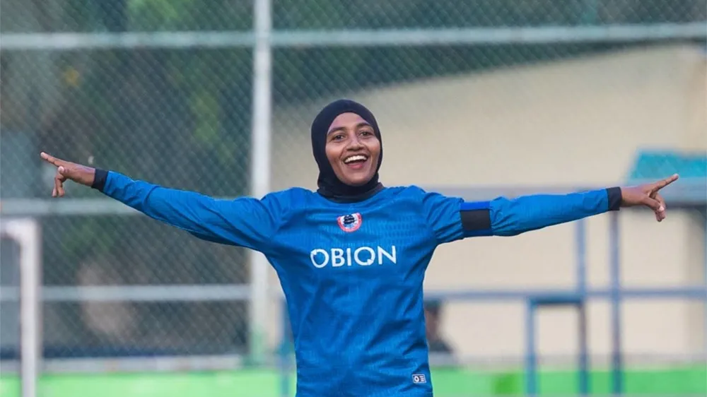 އެންމެ މޮޅު އަންހެން ކުޅުންތެރިޔާގެ އެވޯޑް ސާލިޔާ އަށް