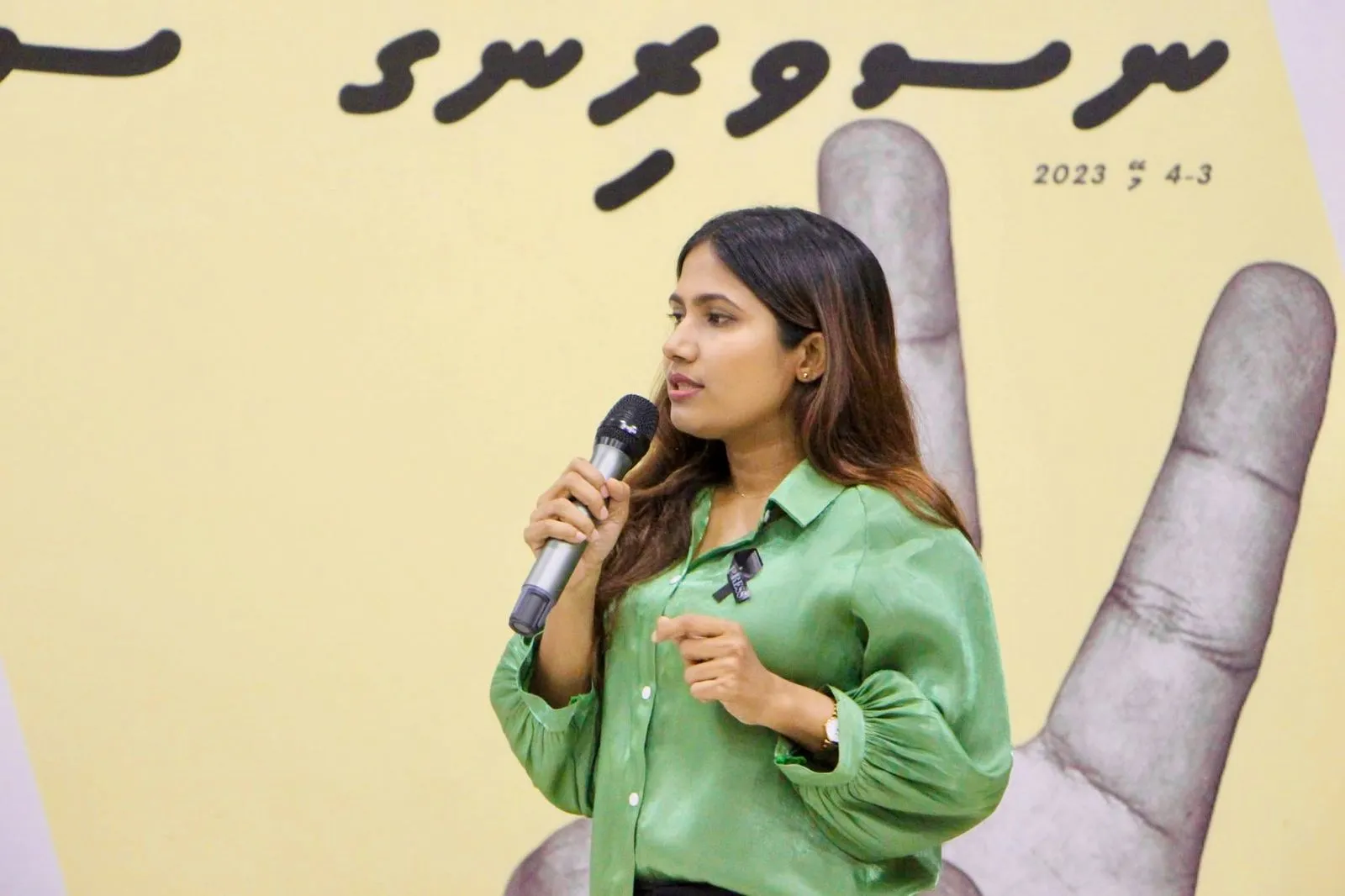 އަނާގެ ދައުރު ހަމަވަނީ، ބްރޯޑްކޮމްގެ މެންބަރު ކަމަށް ހުޅުވާލައިފި