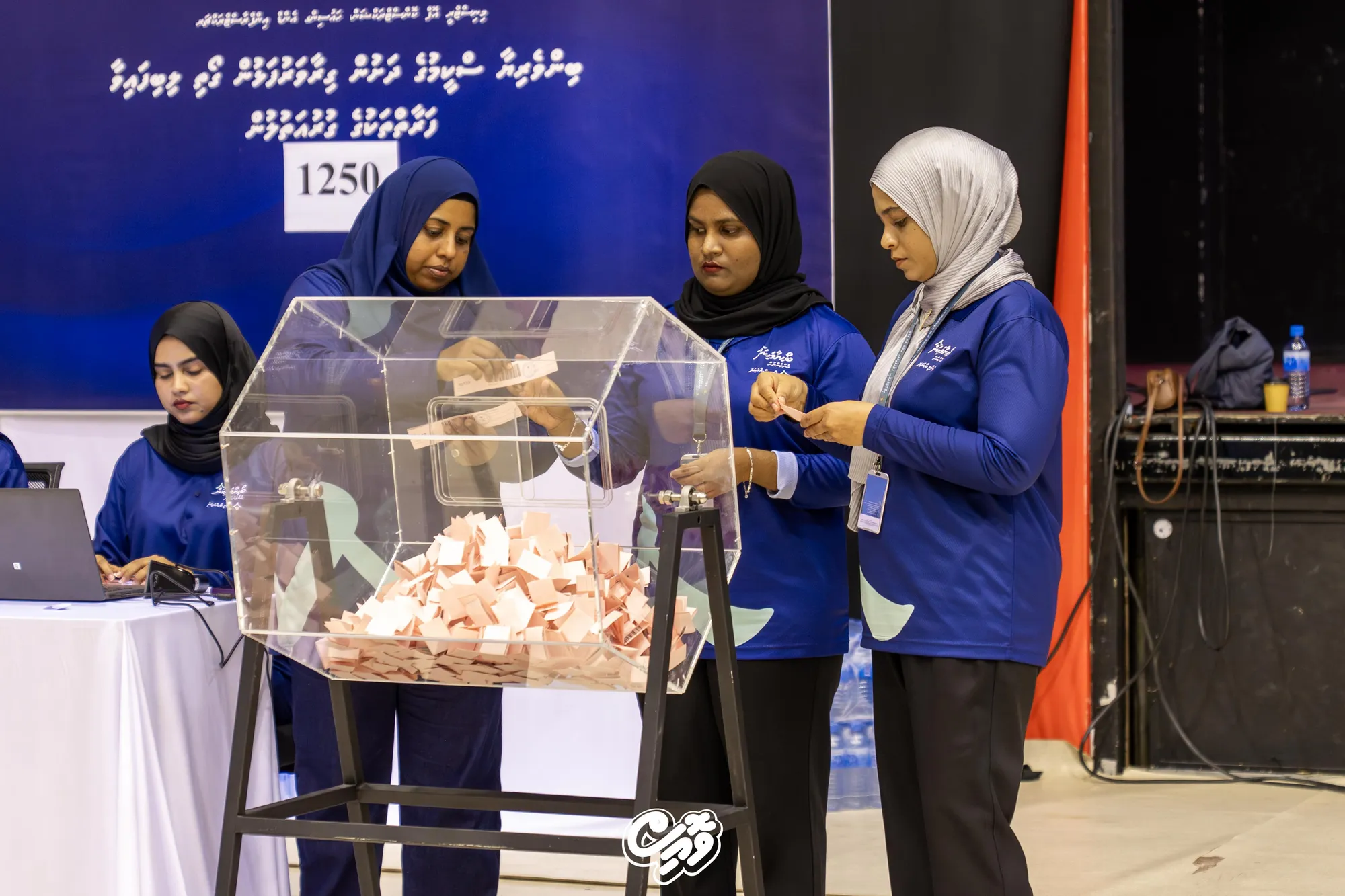 ޕްލޮޓްތައް ކަނޑައެޅުމަށް ގުރުއަތުނެގުން ކުރިއަށްދަނީ..