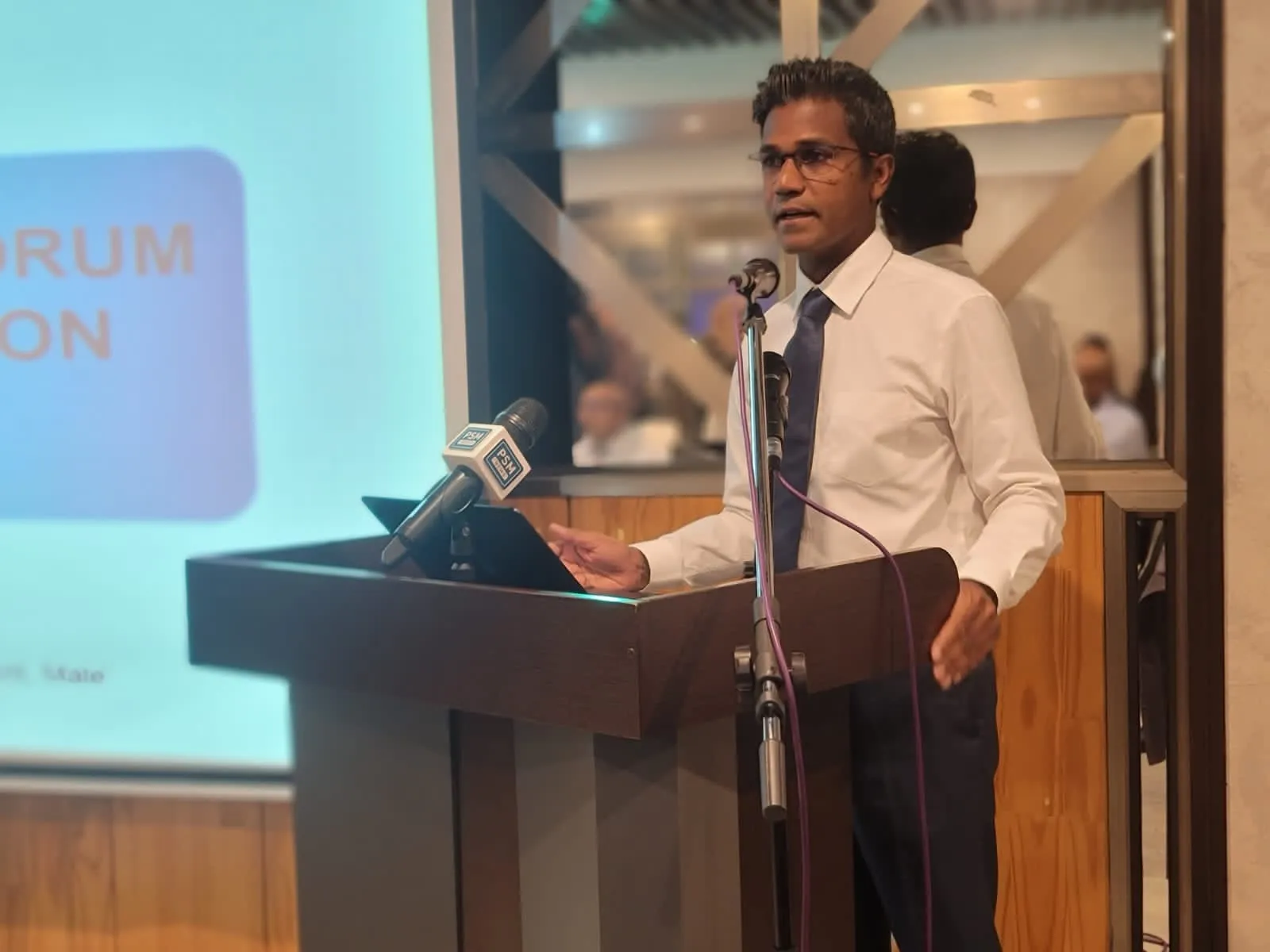 ބާކައުންސިލްގެ ރައީސް ޙުސައިން ސިރާޖް-- ފޮޓޯ: ބާ ކައުންސިލް