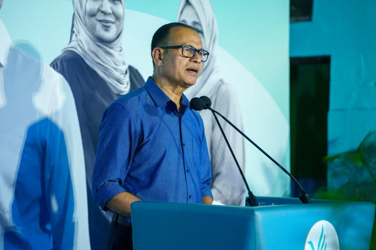 އިދިކީލަ ވިސްނުމުގެ ބަޔަކު ތިބެއްޖެނަމަ ތަރައްޤީގެ ކަންކަން ލަސްވުން ނޫންކަމެއް ނުވާނެ: އާދަމް ޝަރީފް