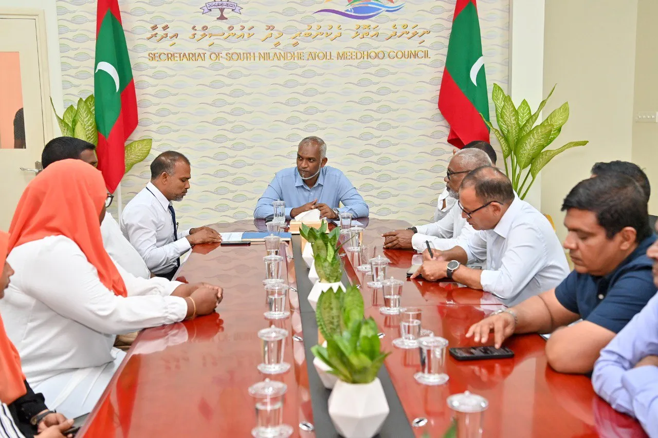 ރައީސް ޑރ.މުހައްމަދު މުއިއްޒު ދ.ބަނޑިދޫ ކައުންސިލާއި އ.ތ.މ ކޮމިޓީ އާއި ބައްދަލުކުރެއްވުން-- ފޮޓޯ: ރައީސް އޮފީސް