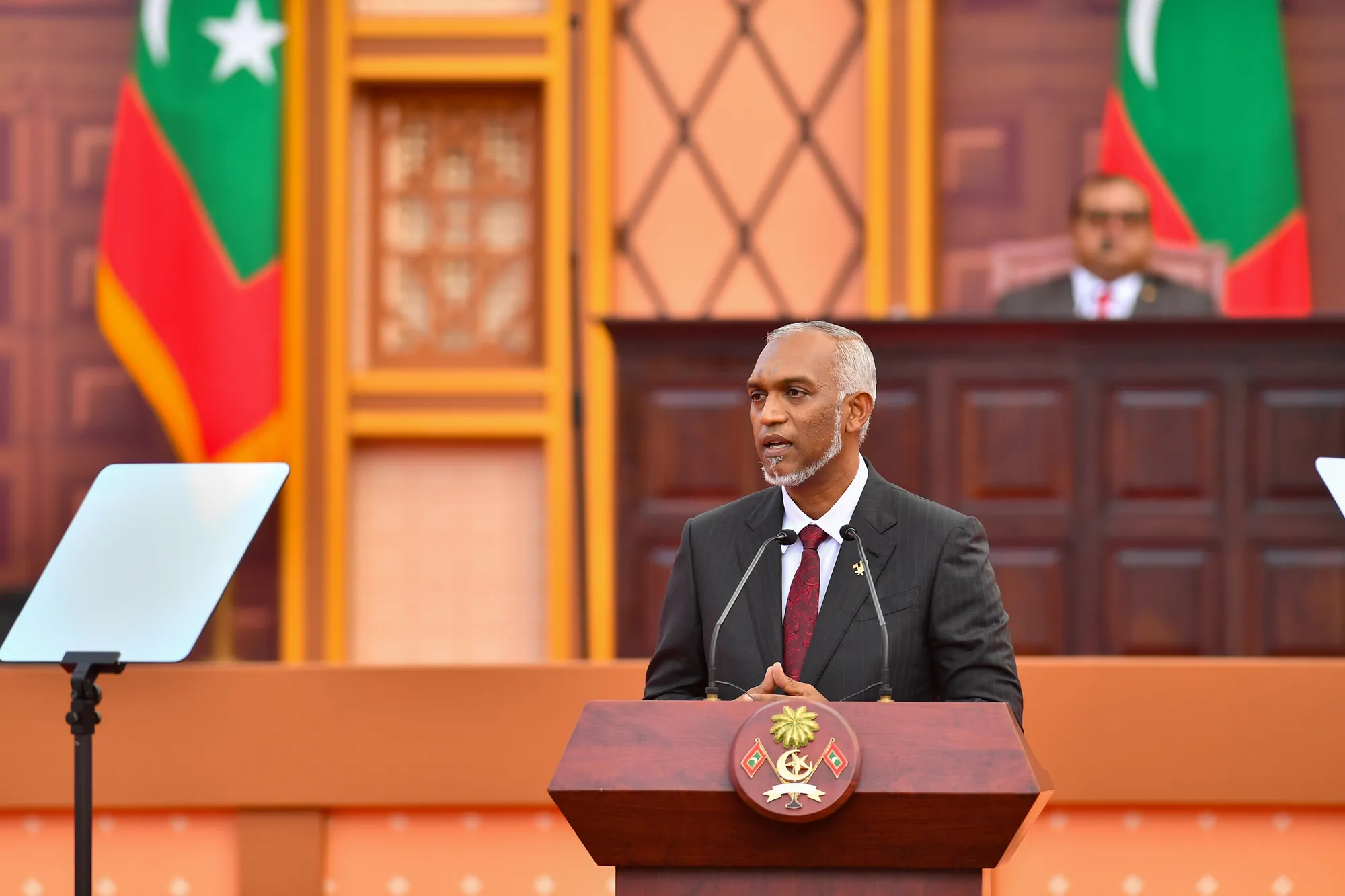 ރައްޔިތުންގެ ފައިސާއިން ނަހަމަ ގޮތުގައި ބަދަލު ދިނުމަކީ ކުރެވިގެންވާނޭ ކަމެއްނޫން: ރައީސް ޑރ.މުއިއްޒު
