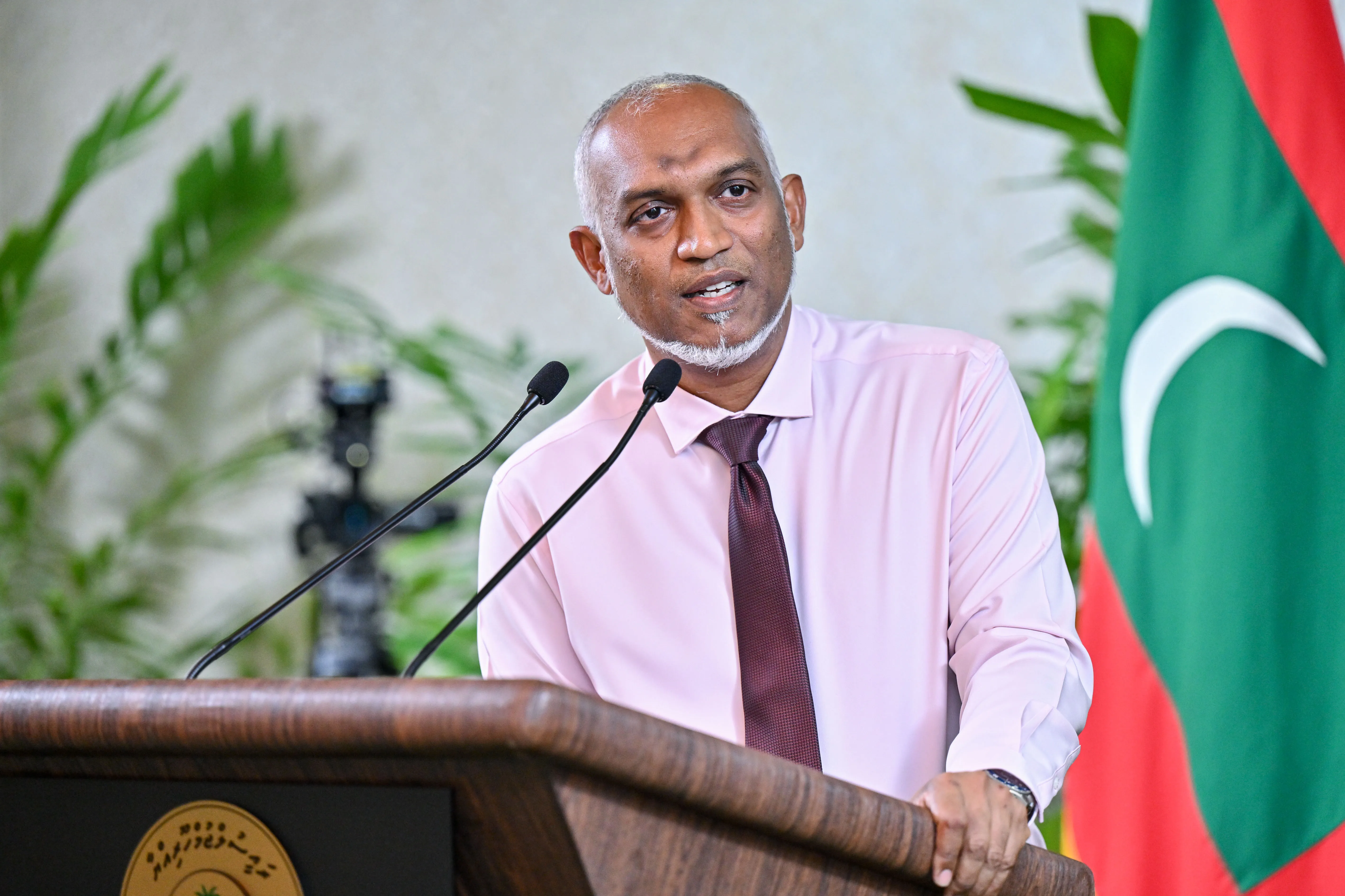 ރައީސުލްޖުމްހޫރިއްޔާ އެންގެވި ގޮތާއި ޚިލާފަށް އެލްޖީއޭއިން އަތޮޅު އޮފީސްތަކުގެ ހުރިހާ އެސްޖީން މަޤާމުން ވަކިކޮށްފި 