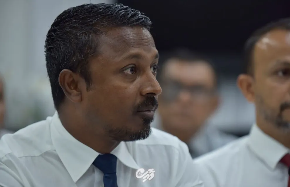 މެންބަރަކު ޖަލްސާގައި ނެތްކަމަށް ބަލައި ކުރިއަށް ގެންދިއުމަކީ މަޖިލީހުގެ ގަވާއިދާ ހިލާފްކަމެއް ނޫން: އުޝާމް
