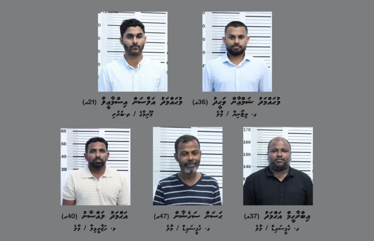 ޝަމްއާން އަދި އޭނާއާއެކު ހައްޔަރުކުރި އިމިގްރޭޝަންގެ ކުރީގެ އޮފިސަރުން