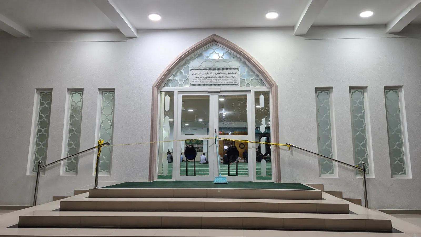 ހުޅުމާލޭ އަޒީޒާ މިސްކިތަށް ގެއްލުންދީފި