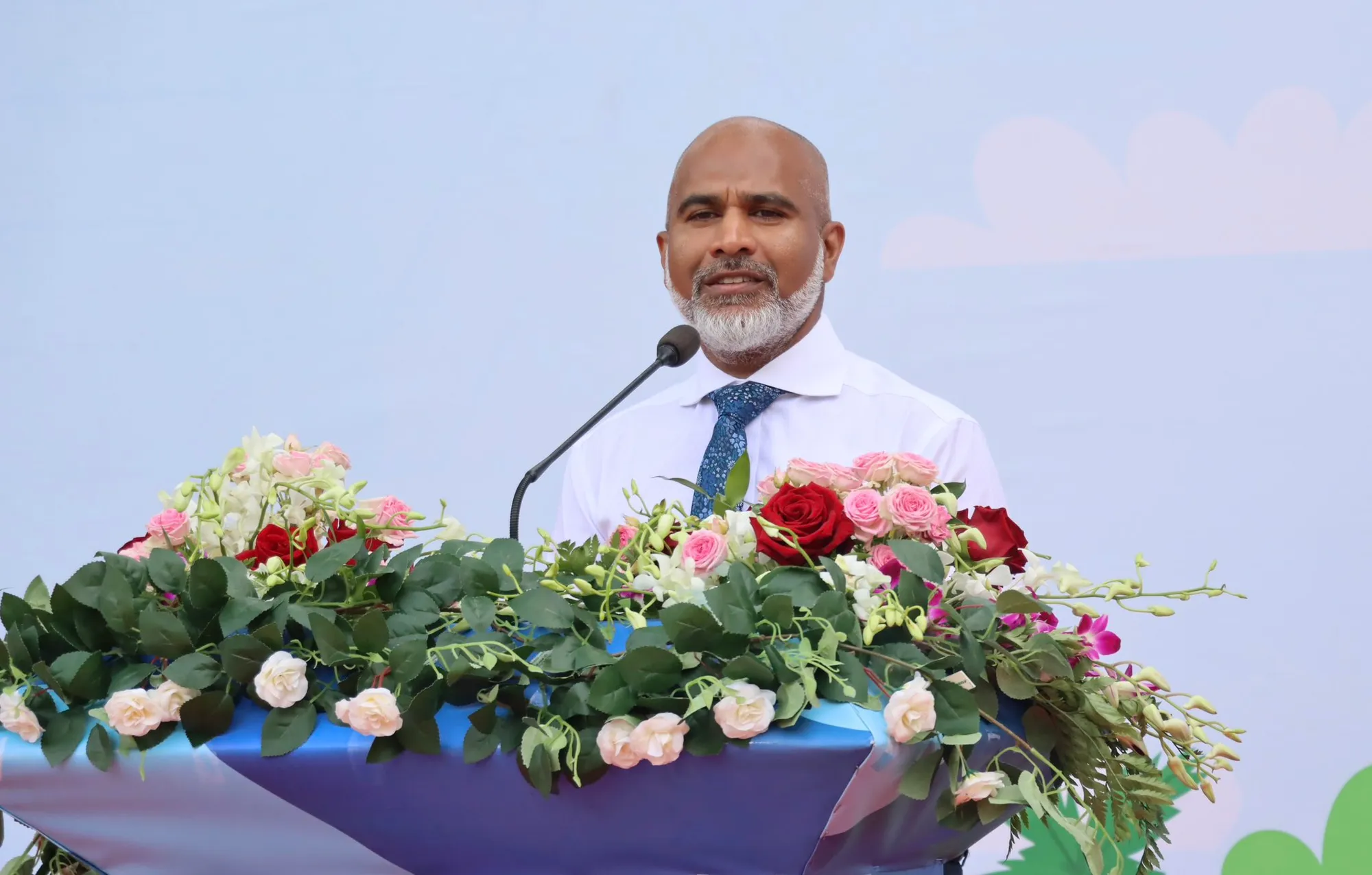 ސަރުކާރު ސްކޫލުތައް އޭސީ ކުރުމުގެ މަޝްރޫއު ފެށީ މާފުށި ސްކޫލުން - ފޮޓޯ: ތައުލީމީ ވަޒާރާ