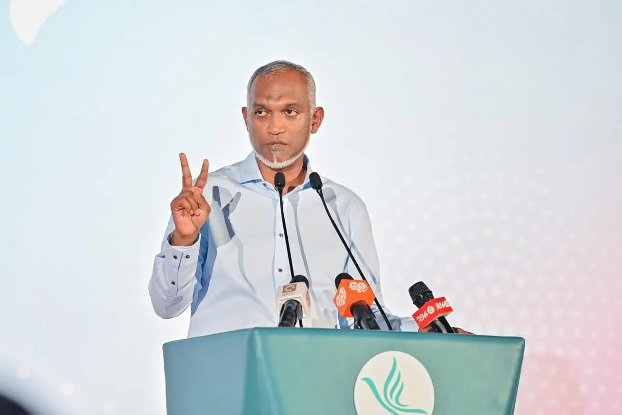 މަޝްރޫއުތައް ހުއްޓާލާފައިވާ ކަމަށް ބުނާތީ، ރައީސް މުޢިއްޒު ރައްދު ދެއްވީ ހެއްކާއެކު އަދަދު ތަކުން!