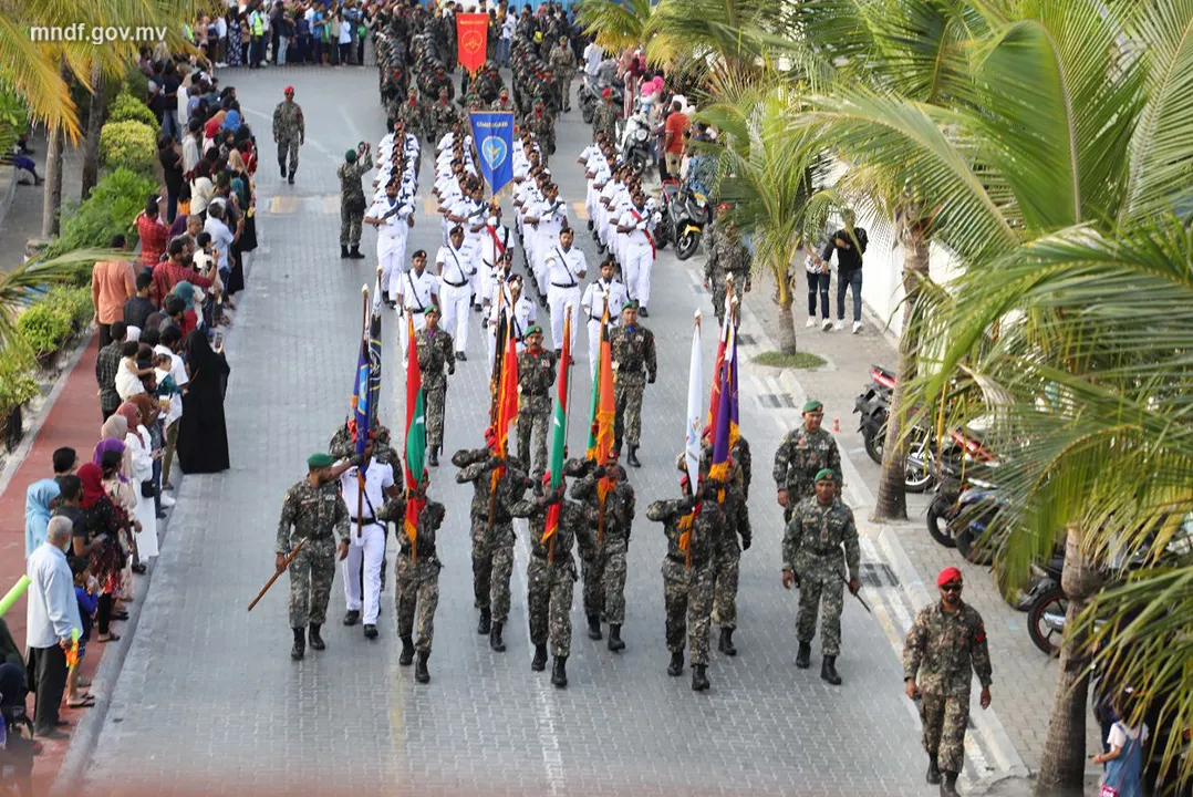 ޝަރަފުގެ ހިނގާލުމެއްގެ ތެރެއިން: ފޮޓޯ/ އެމްއެންޑީއެފް