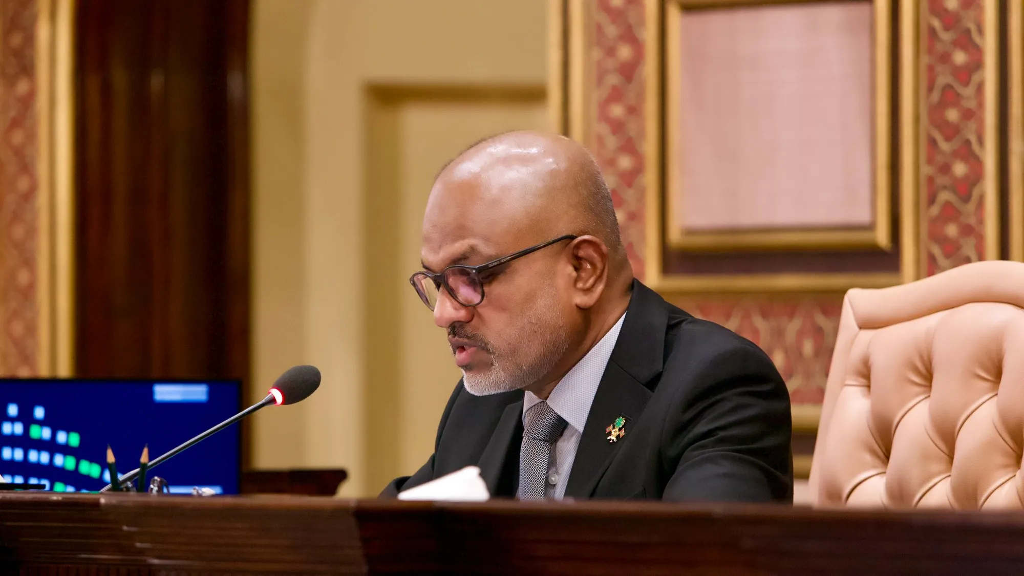 މަޖިލީހުގެ ނައިބު ރައީސްކަމުން ނާޒިމް ވަކިކުރަން ހުށަހަޅައިފި
