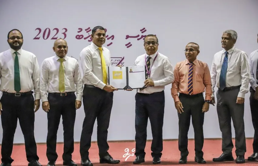 ރައީސް ޞާލިހުގެ ކެންޑިޑެސީ ފޯމް ހުށަހަޅައިފި!